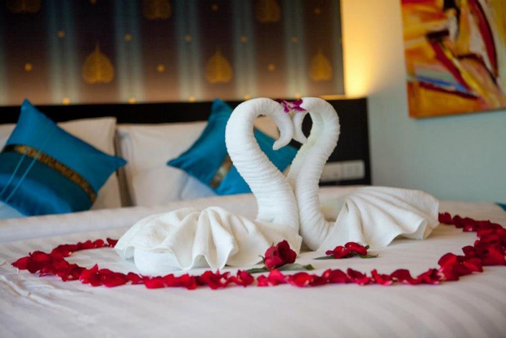 Kata Green Beach Hotel エクステリア 写真