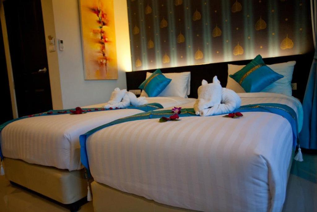 Kata Green Beach Hotel エクステリア 写真