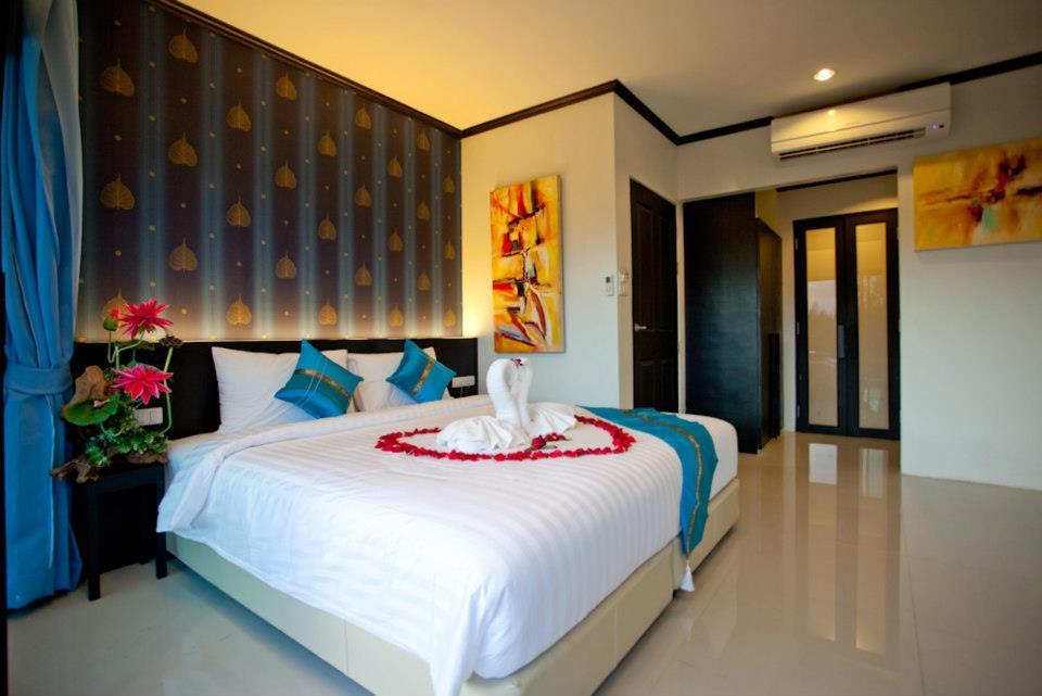 Kata Green Beach Hotel エクステリア 写真