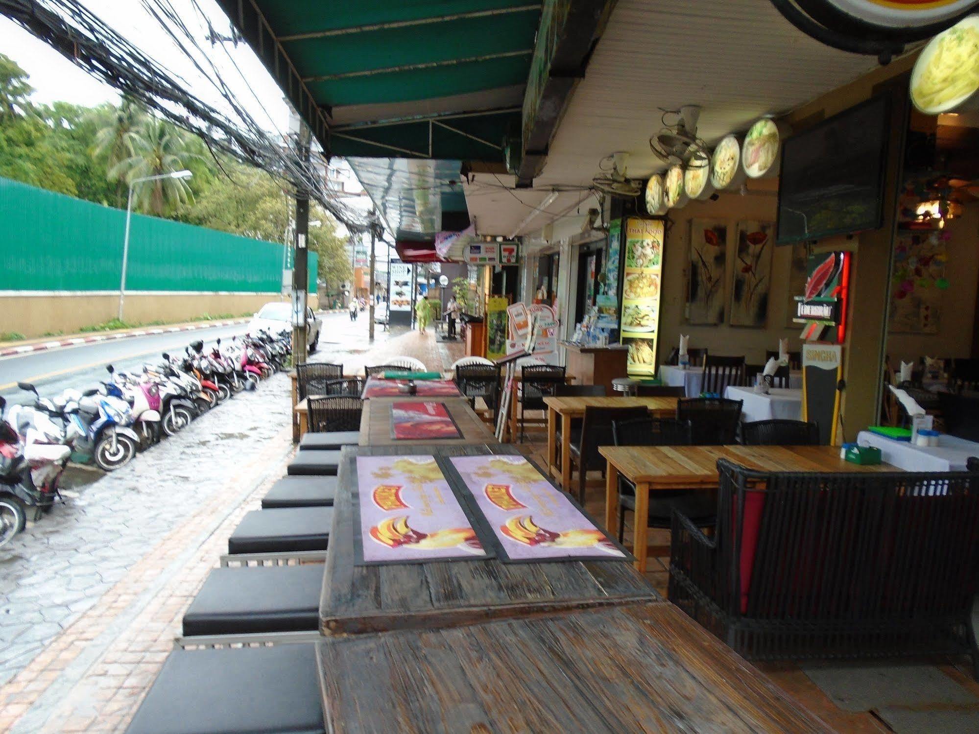 Kata Green Beach Hotel エクステリア 写真